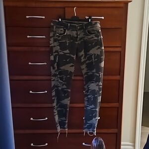 Zara  green camo Jeans women.  Size 6